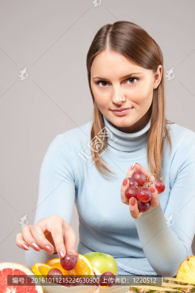 女人與水果