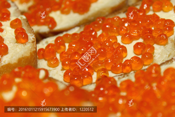紅魚子醬三明治