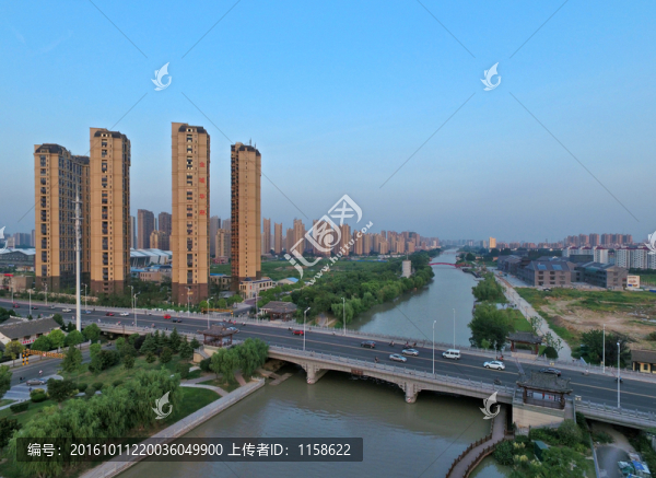 航拍里運(yùn)河上的越秀橋