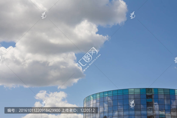 現(xiàn)代建筑與天空