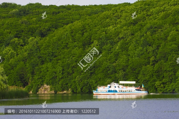 南暴格河船