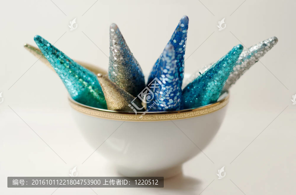在碗里美麗的裝飾品