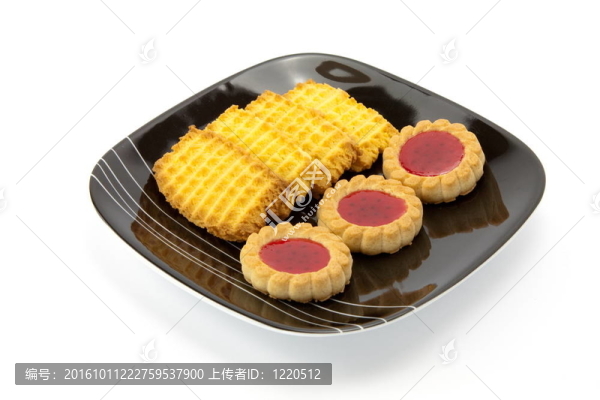 白色背景上的餅干
