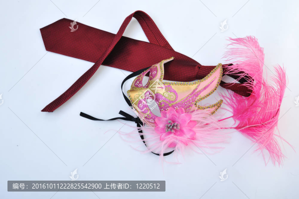 領(lǐng)帶和面具