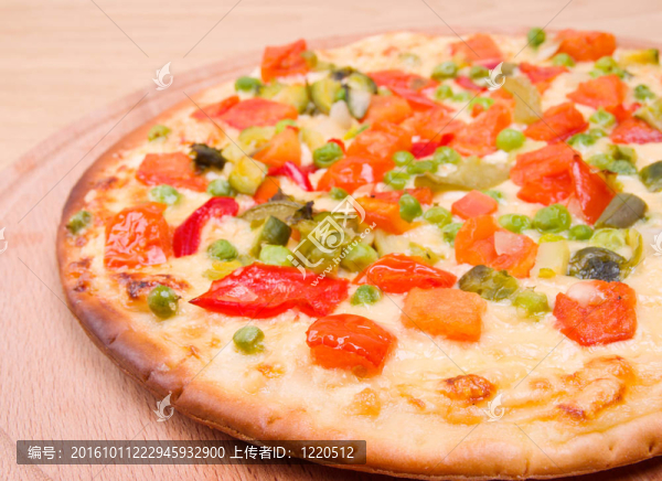 意大利蔬菜披萨。neapolitano；靠近