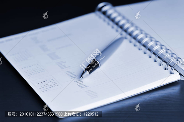 帶筆藍(lán)色色調(diào)的組織者書(shū)