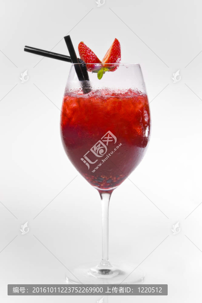 紅草莓雞尾酒