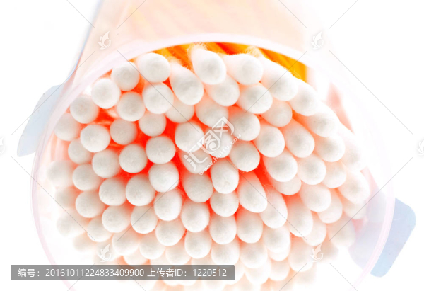 透明塑料盒中的棉花花蕾