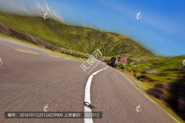山路穿越風(fēng)景