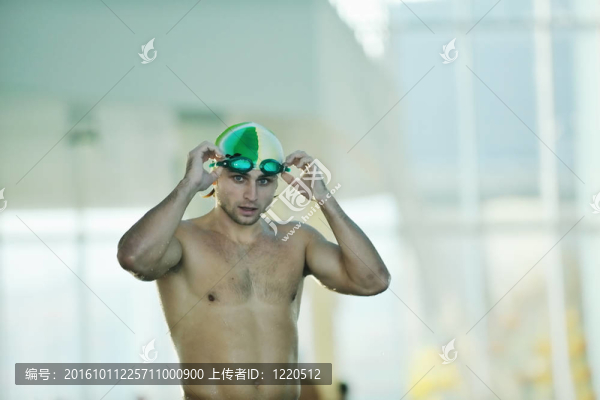 游泳運(yùn)動(dòng)員