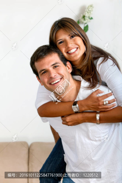 美麗的恩愛夫妻