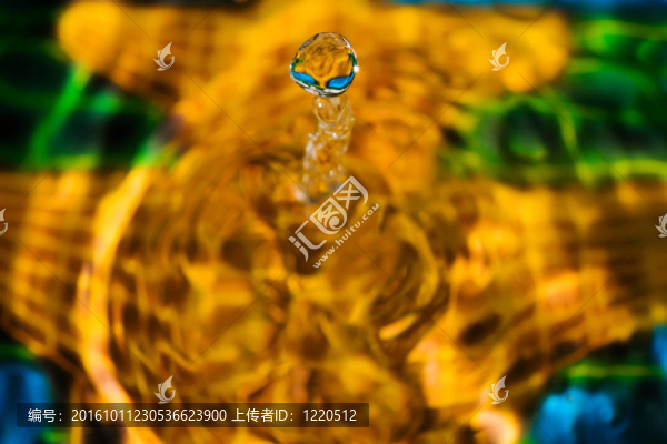 水滴雕塑。