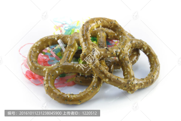 椒鹽脆餅和彩帶