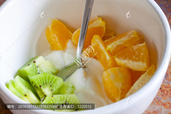 水果和酸奶