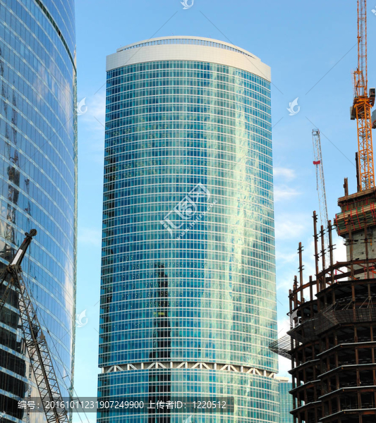 用玻璃建造摩天大樓；莫斯科市莫斯科市國際商務中心綜合體的鋼鐵和混凝土