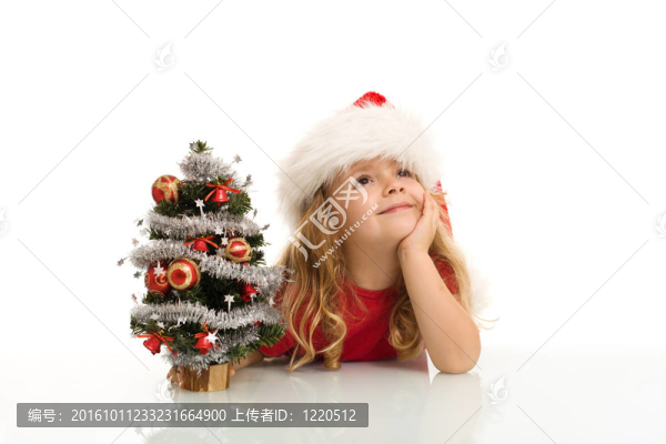 夢(mèng)想著白色圣誕節(jié)的小女孩