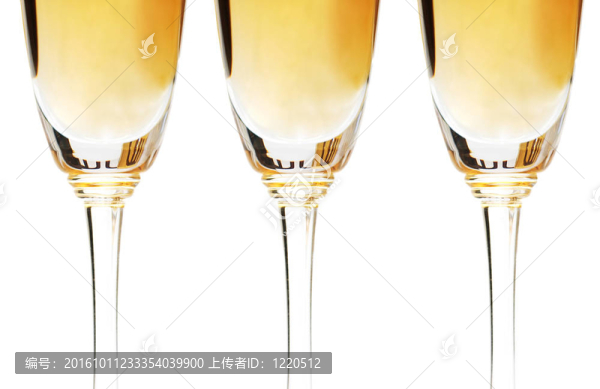 三個白葡萄酒眼鏡隔離