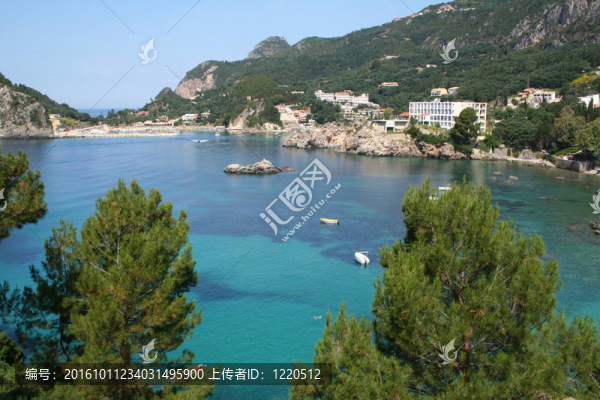 希臘。Corfu,paleokastrica灣；