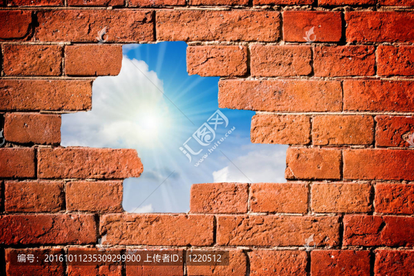 在墻上的一個(gè)洞里，陽光燦爛