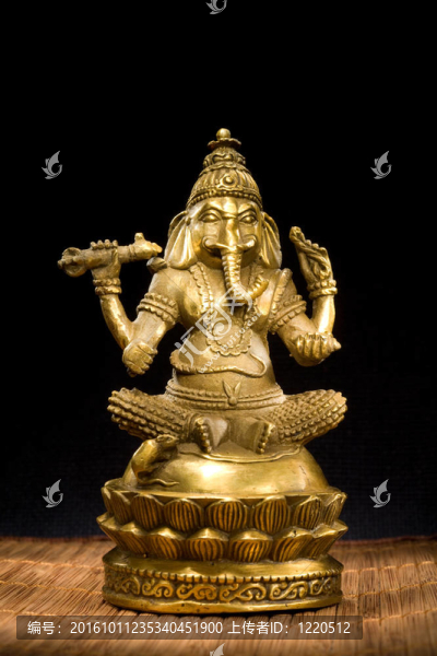 雕像的偶像主Ganesh祝福大家