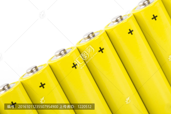 黃色的堿性電池