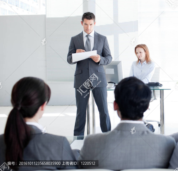 一個(gè)隊(duì)長(zhǎng)說(shuō)