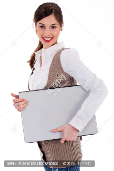 年輕的womencarrying筆記本