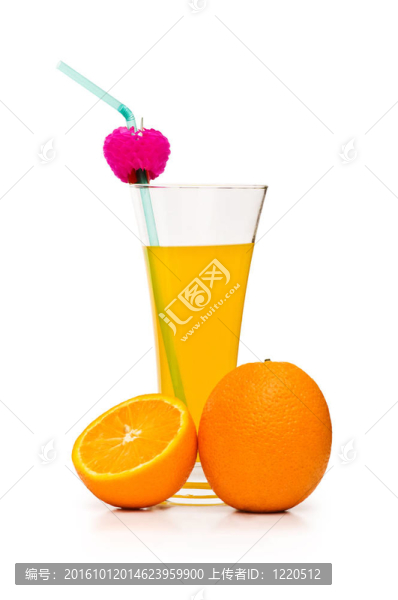 白色背景上的橙色雞尾酒