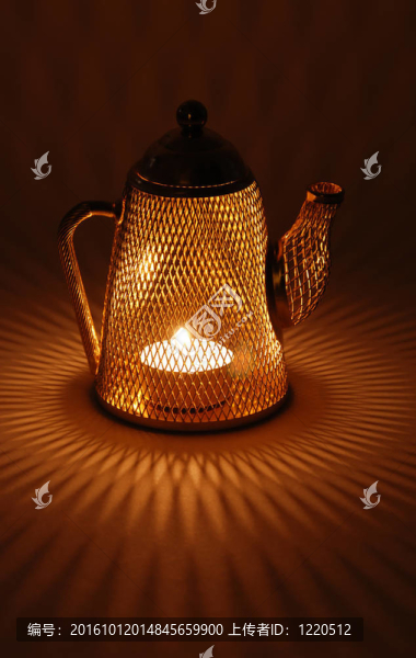 網(wǎng)狀茶壺燭臺(tái)