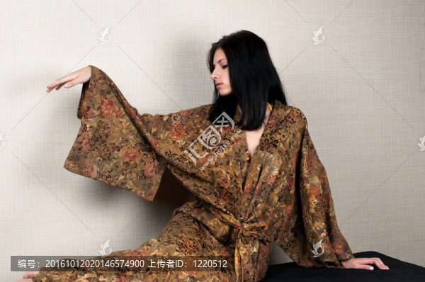 女性穿和服