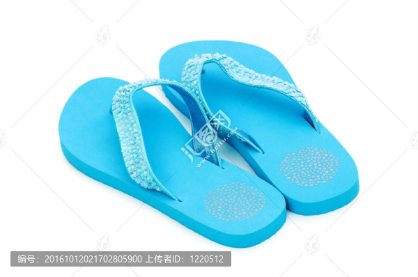 白色背景上的夏日鞋
