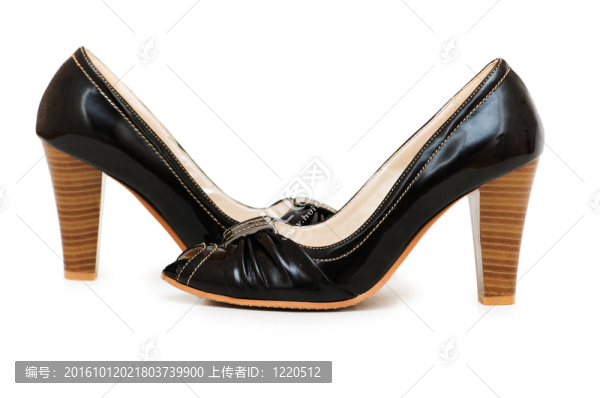 白色背景下的女性鞋
