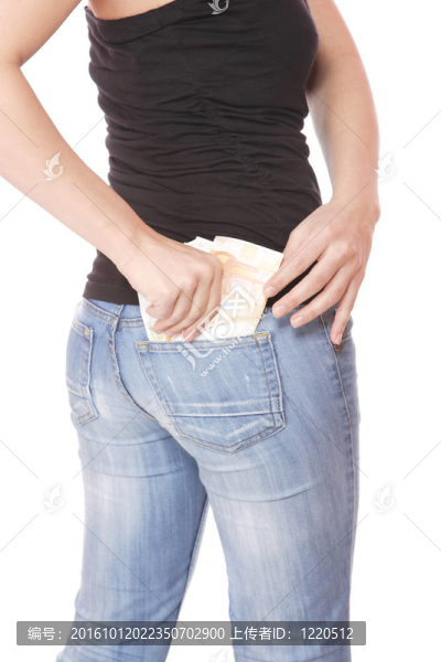 一群歐元鈔票的快樂(lè)女人。