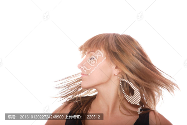 漂亮的年輕女人的時尚鏡頭