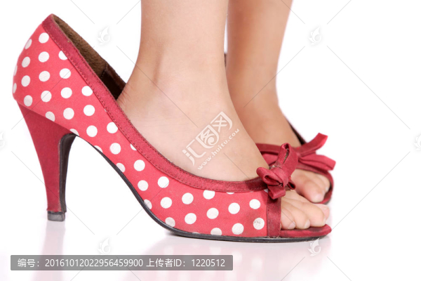 走在媽媽的鞋子里