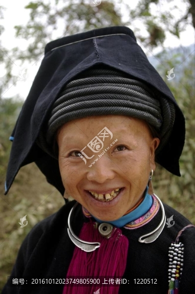 一個(gè)女人道民族黑田肖像