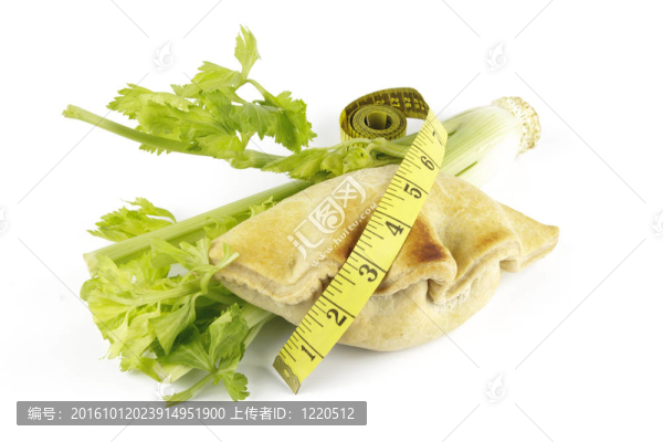 用膏狀和卷尺芹菜