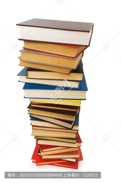 白色背景下的書籍堆疊