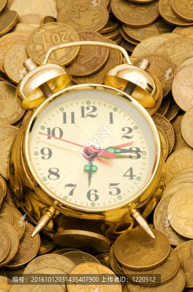 時(shí)間是金錢概念與時(shí)鐘和硬幣