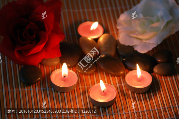 芳香蠟燭和卵石溫泉會議