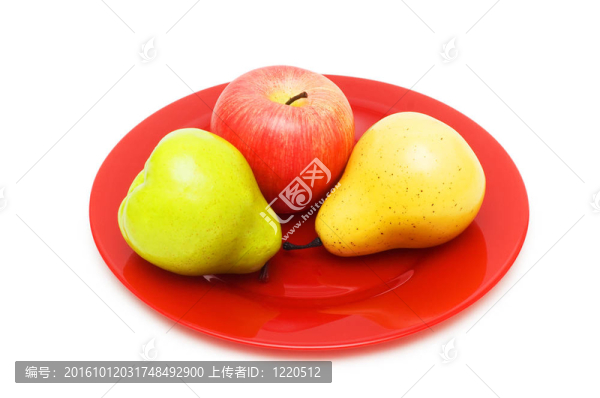 各種水果和紅板在白色上分離