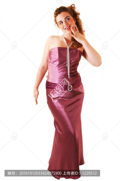 穿晚禮服的女人。