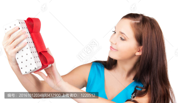 帶禮品盒的快樂女孩