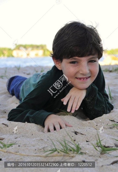 男孩在Beach