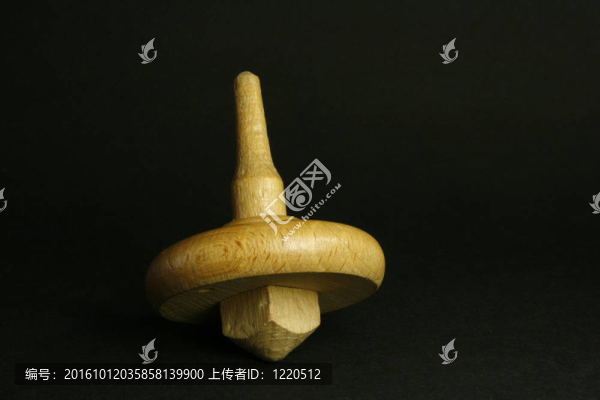 旋轉(zhuǎn)的陀螺