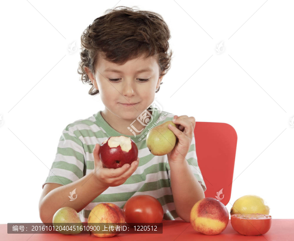 孩子玩水果