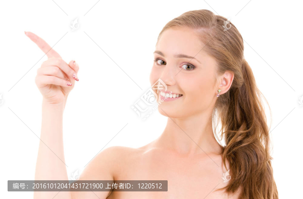 女人指著她的手指