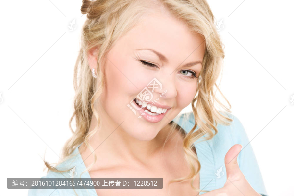 眨眼的女人