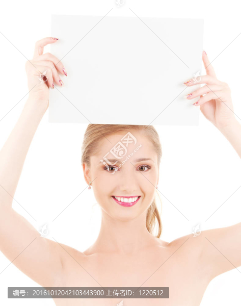 帶空白板的快樂女孩