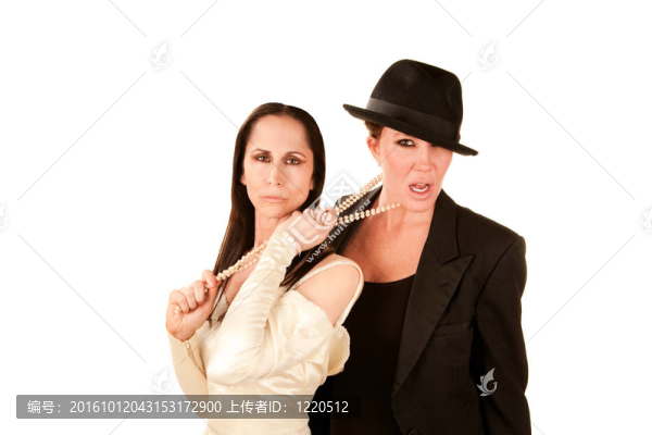 作為新娘和新郎的兩個女人